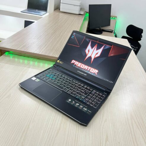 Gamer Acer Predator Helios PH315-5