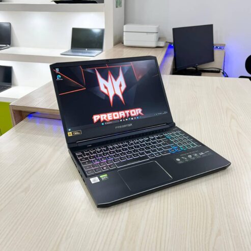 Gamer Acer Predator Helios PH315-5
