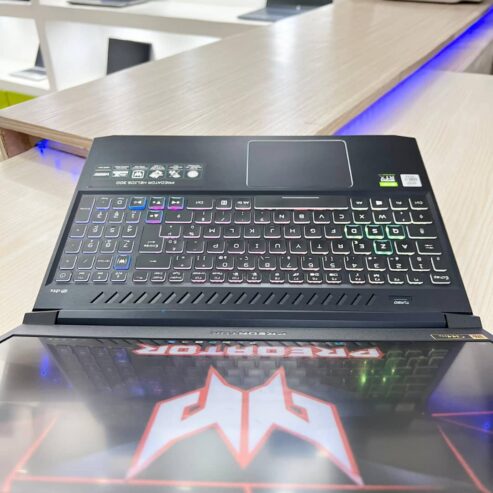 Gamer Acer Predator Helios PH315-5