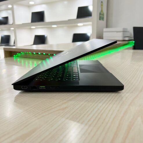 GAMER Razer blade 15-RZ09
