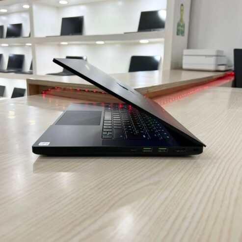 GAMER Razer blade 15-RZ09