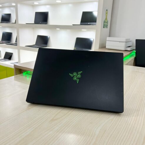 GAMER Razer blade 15-RZ09