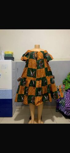 Robe disponible a 7000fr