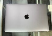 PC MacBook Pro Touch Bar Core i7 (Retina 15 pouce 2018)