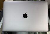 PC MacBook Pro Touch Bar Core i7 (Retina 15 pouce 2018)