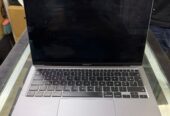 PC MacBook Pro Touch Bar Core i7 (Retina 15 pouce 2018)