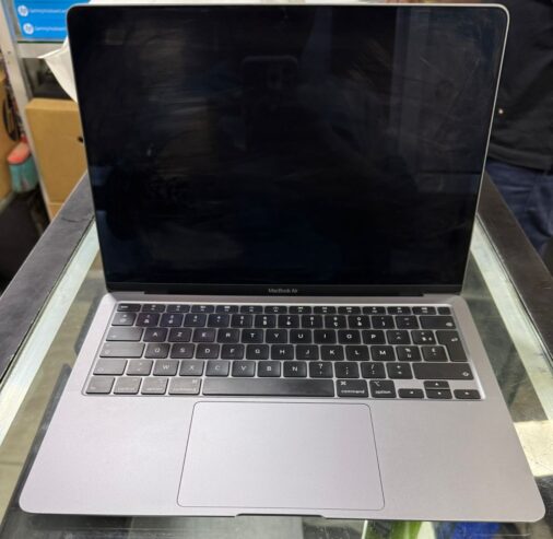 PC MacBook Pro Touch Bar Core i7 (Retina 15 pouce 2018)