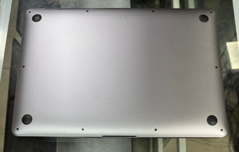 PC MacBook Pro Touch Bar Core i7 (Retina 15 pouce 2018)