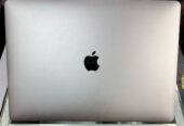 PC MacBook Pro Touch Bar Core i7 (Retina 15 pouce 2018)