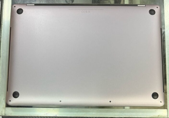 PC MacBook Pro Touch Bar Core i7 (Retina 15 pouce 2018)